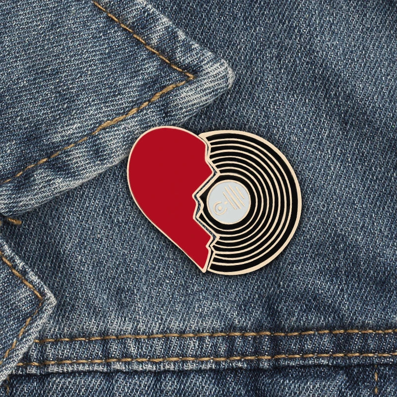 2pcs/set Broken Heart Wine Bottle Enamel Pins Fashion Love Brooch for Lover Denim Jackets Metal Badge Pin Backpack Jewelry Gifts